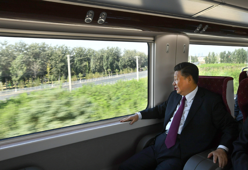 2019年9月25日，習(xí)近平總書記乘坐軌道列車前往北京大興國(guó)際機(jī)場(chǎng)。