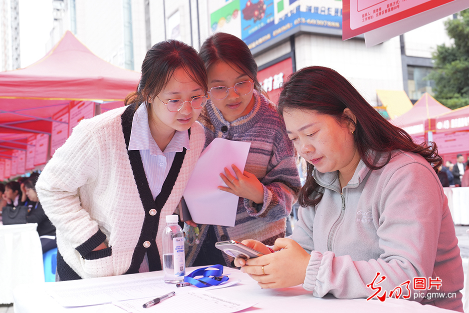 【職引未來】求職招聘“雙向奔赴”，穩(wěn)崗就業(yè)精準發(fā)力