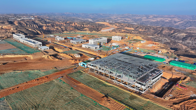 正在建設(shè)的府谷府州機(jī)場(chǎng)。朱鑫攝