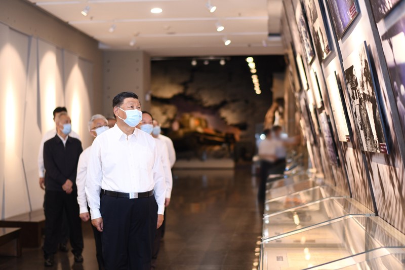 2022年8月16日至17日，中共中央總書記、國家主席、中央軍委主席習(xí)近平在遼寧考察。這是16日下午，習(xí)近平在錦州市考察遼沈戰(zhàn)役紀念館。 新華社記者 燕雁 攝