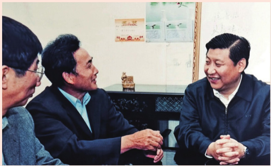 2003年4月24日，時任浙江省委書記習(xí)近平在浙江下姜村調(diào)研。