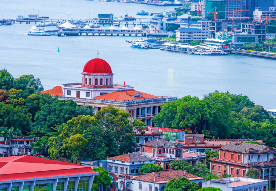 鼓浪嶼素有“萬國建筑博物館”的美譽，八卦樓作為全國重點文物保護單位，是鼓浪嶼世界文化遺產(chǎn)核心要素之一。楊勁堅 攝