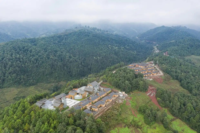 2020年10月13日拍攝的三河村新村聚居點。