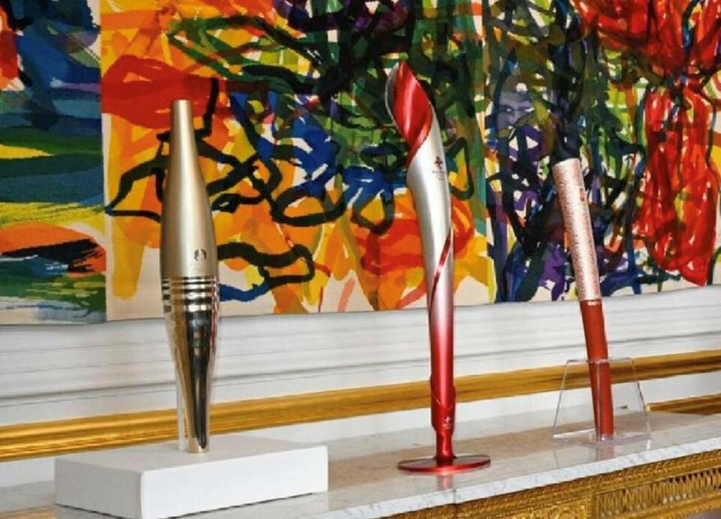 中法元首互贈(zèng)的奧運(yùn)火炬。