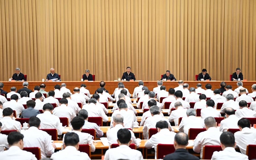 7月14日至15日，中央城市工作會議在北京舉行。中共中央總書記、國家主席、中央軍委主席習近平出席會議并發(fā)表重要講話。中共中央政治局常委李強、趙樂際、王滬寧、蔡奇、丁薛祥、李希出席會議。