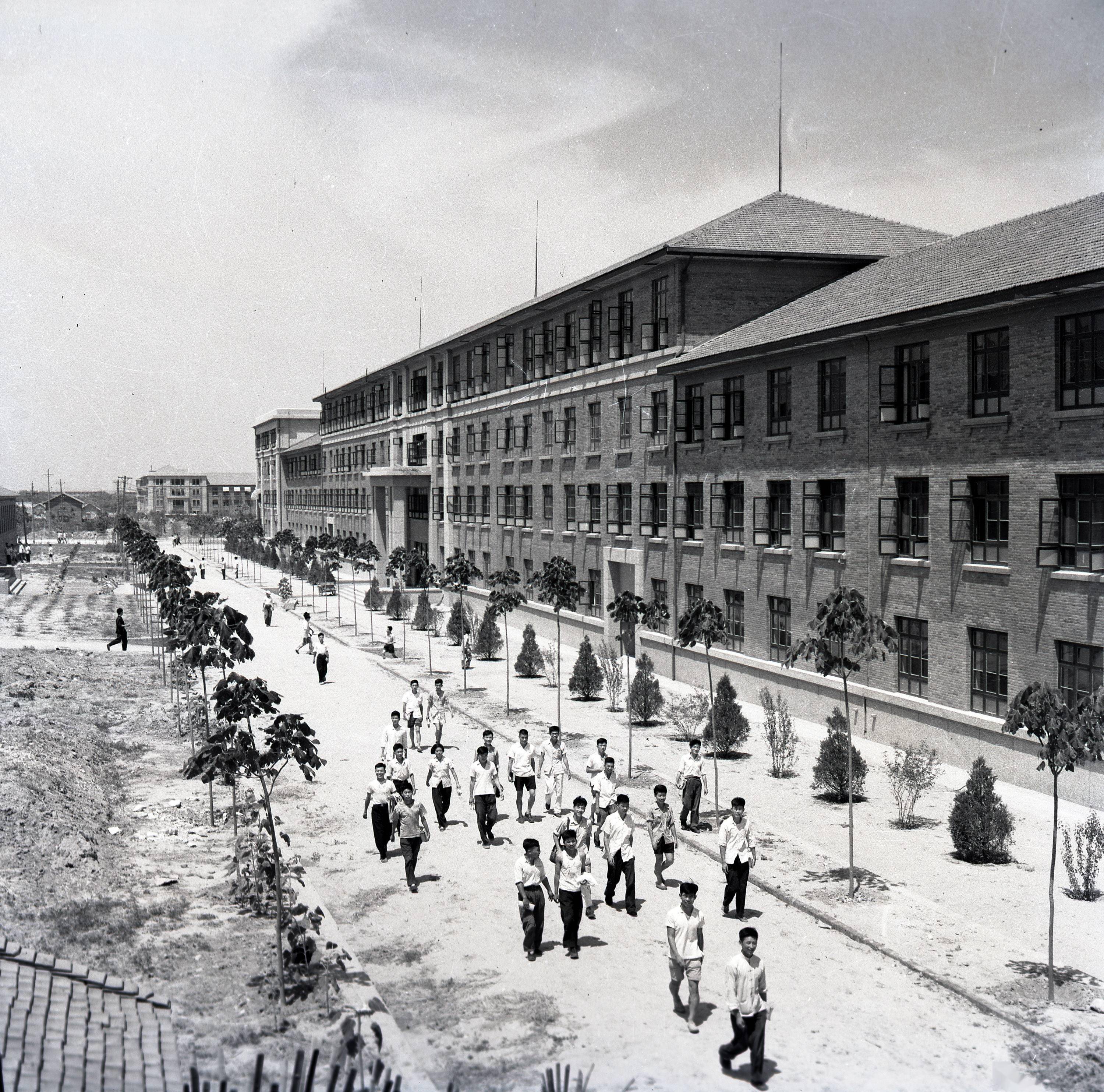 1959年拍攝的西遷后的交通大學(xué)校園一景（資料照片）。