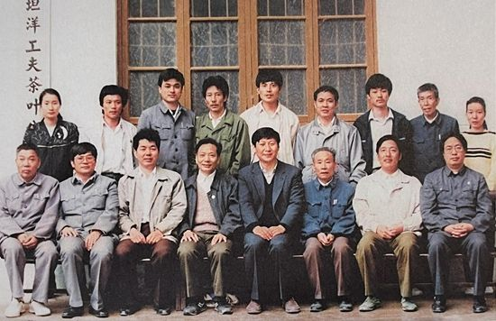 1990年5月，剛調(diào)任福州市委書記的習近平到寧德交接工作時，調(diào)研福安市社口鄉(xiāng)坦洋工夫茶葉公司。