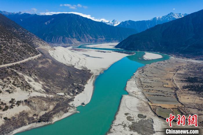 航拍米林丹娘佛掌沙丘景點?！『闻罾?攝