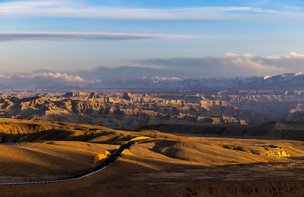 換個角度看土林。貢覺群培攝