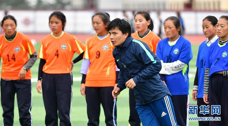 （體育·專題）（16）足球——踢球吧！草原女孩