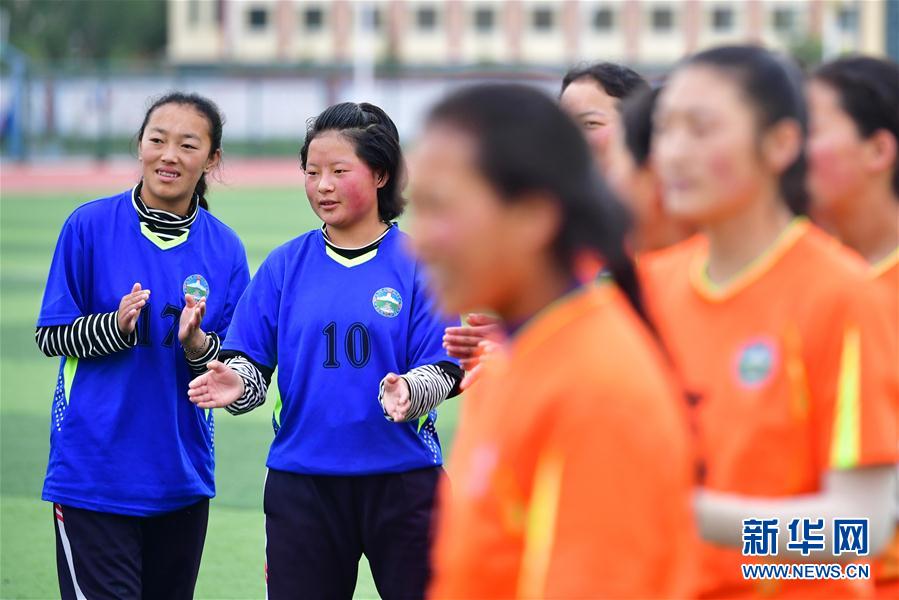 （體育·專題）（18）足球——踢球吧！草原女孩