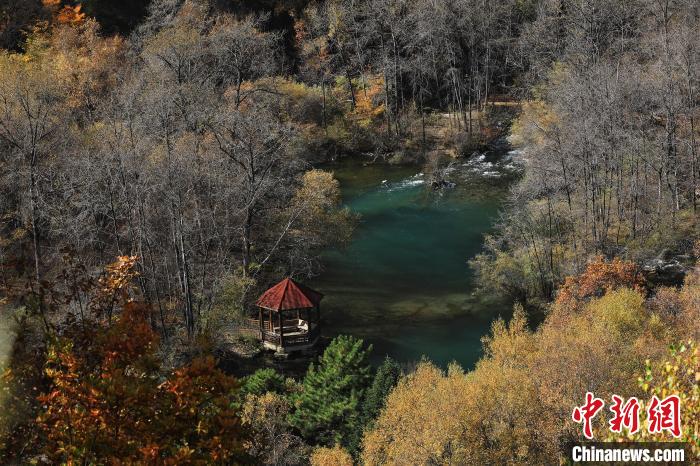 松坪溝風(fēng)光。　劉通 攝