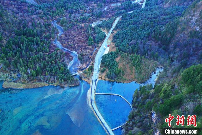 畢棚溝景區(qū)風(fēng)光?！“苍?攝