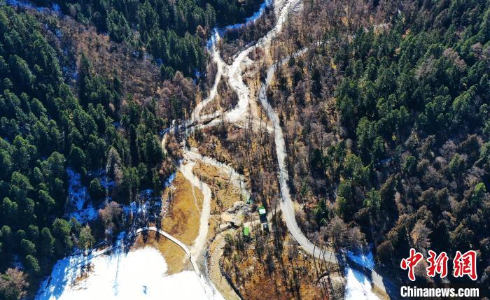 畢棚溝景區(qū)風(fēng)光?！“苍?攝