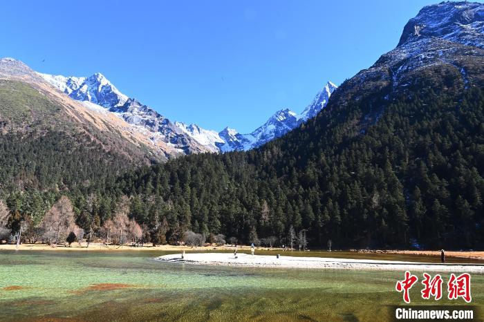 畢棚溝景區(qū)風(fēng)光?！“苍?攝