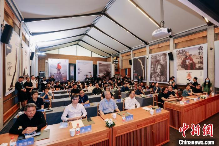 萬瑪才旦追思會暨作品研討會現(xiàn)場?！≈袊佬g學院供圖