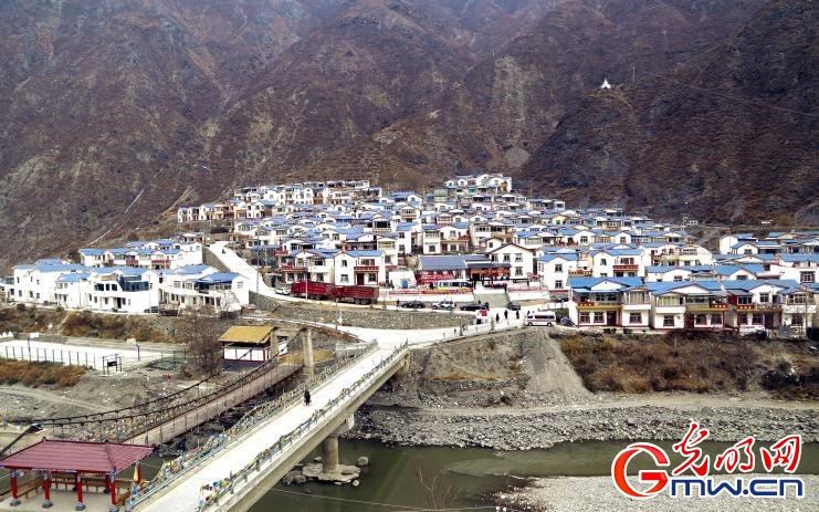 我們的家園｜黨建引領(lǐng)發(fā)展，這座高原山村“變身”別墅村