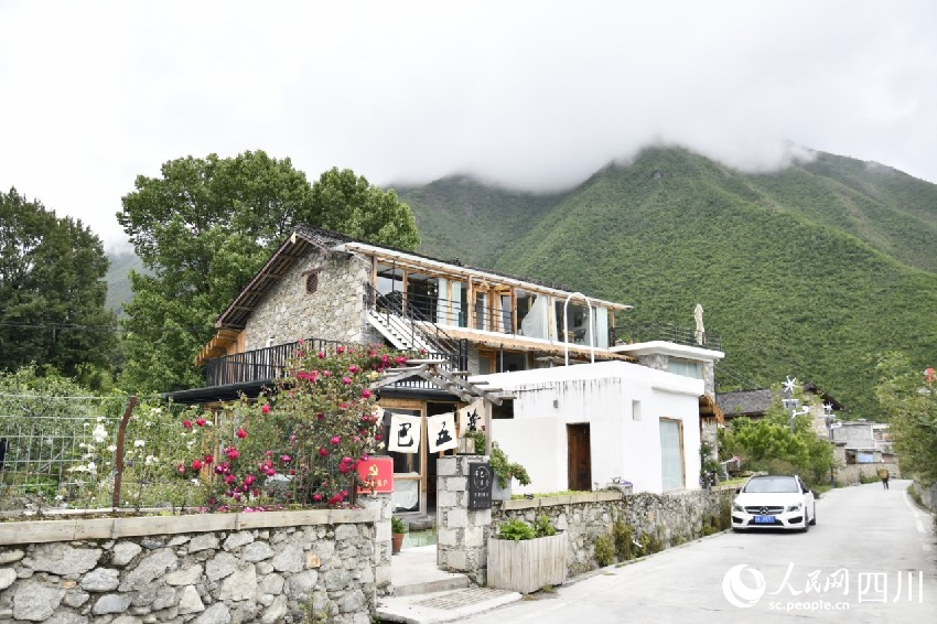 王健爽經(jīng)營的民宿——辛巴五普。人民網(wǎng)記者朱虹攝