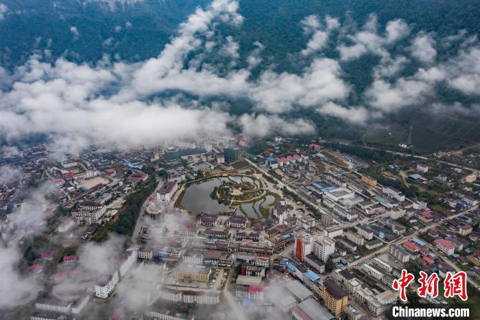 圖為墨脫縣城。　何蓬磊 攝