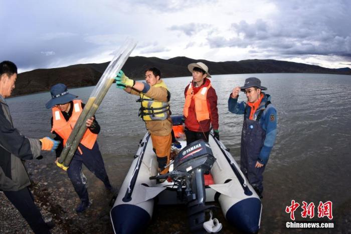 圖為科考隊員順利完成浪錯采樣滿載而歸。 <a target='_blank' ><p  align=