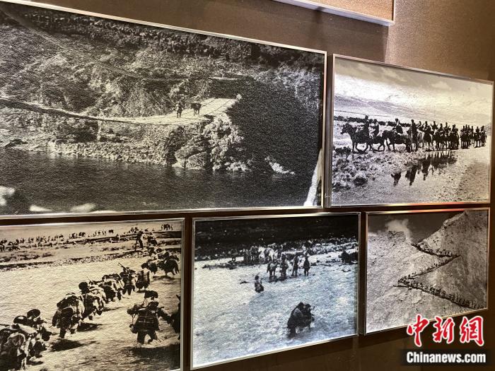 紅樓內(nèi)展廳，圖為昌都戰(zhàn)役中的人民解放軍。彭寧鈴 攝