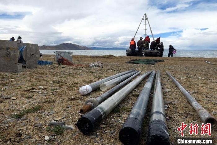 科考隊員從巴木錯采集的科研樣品。　<a target='_blank' ><p  align=