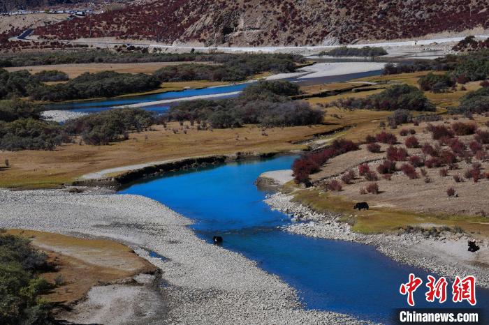 資料圖為拉薩市墨竹工卡縣境內(nèi)的美景?！∝暩聛硭?攝