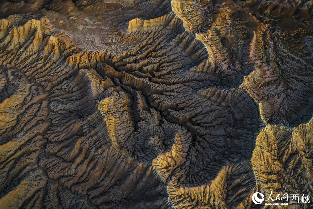 俯瞰土林。貢覺群培攝