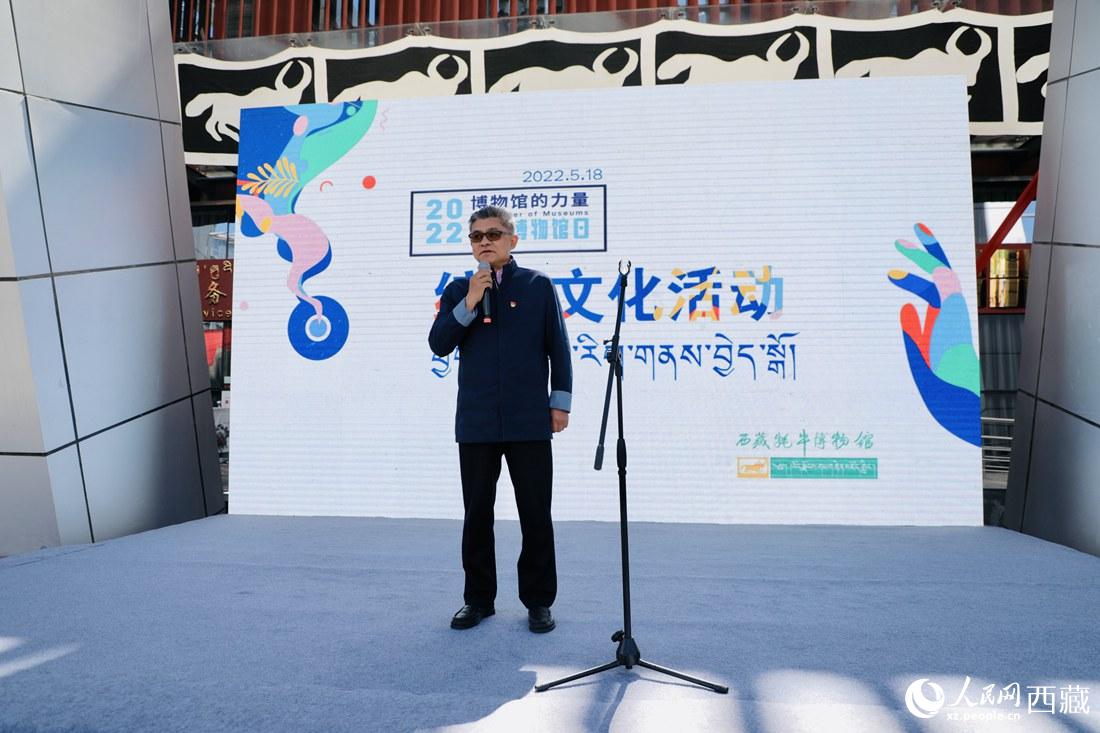 拉薩市委副書(shū)記、常務(wù)副市長(zhǎng)、北京西藏拉薩指揮部黨委書(shū)記王強(qiáng)講話。人民網(wǎng) 次仁羅布攝