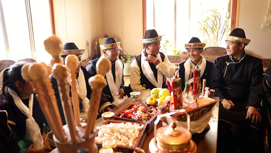 齊聚一堂，迎“古突”之夜。