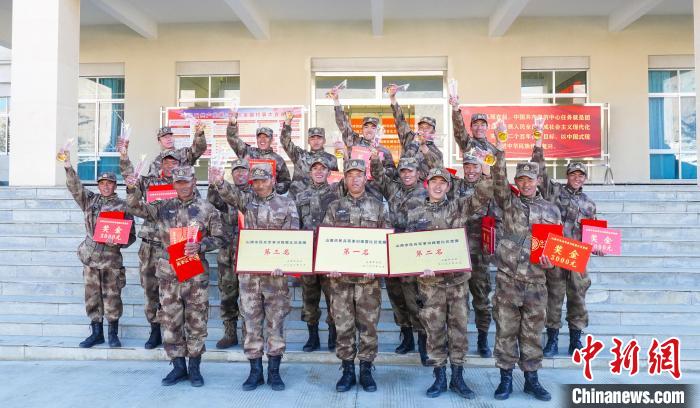 獲獎選手合影?！敲衫?攝