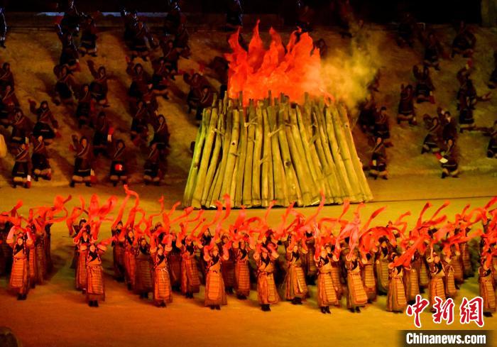 3月17日，西藏拉薩，《文成公主》大型史詩(shī)劇演出現(xiàn)場(chǎng)。　李林 攝