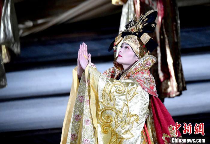 3月17日，西藏拉薩，《文成公主》大型史詩(shī)劇演出現(xiàn)場(chǎng)?！±盍?攝