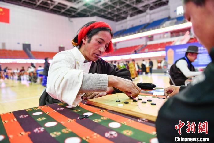 圖為比賽現(xiàn)場(chǎng)?！∝暩聛?lái)松 攝