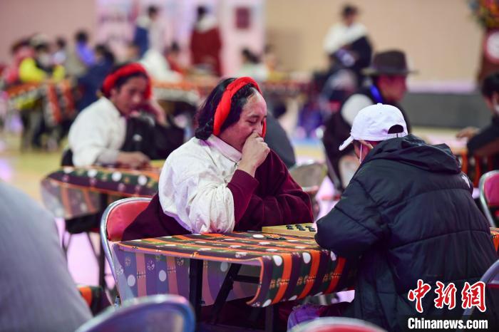 圖為比賽現(xiàn)場(chǎng)?！∝暩聛?lái)松 攝