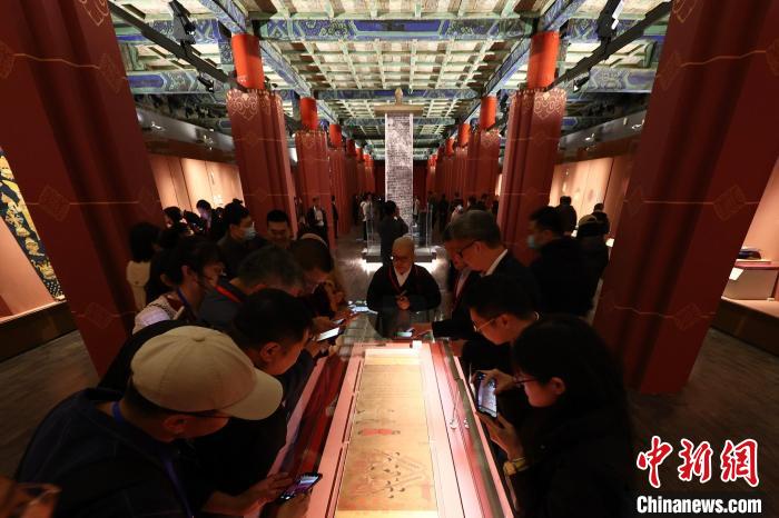 展廳現場唐代閻立本《步輦圖》卷 盛佳鵬 攝