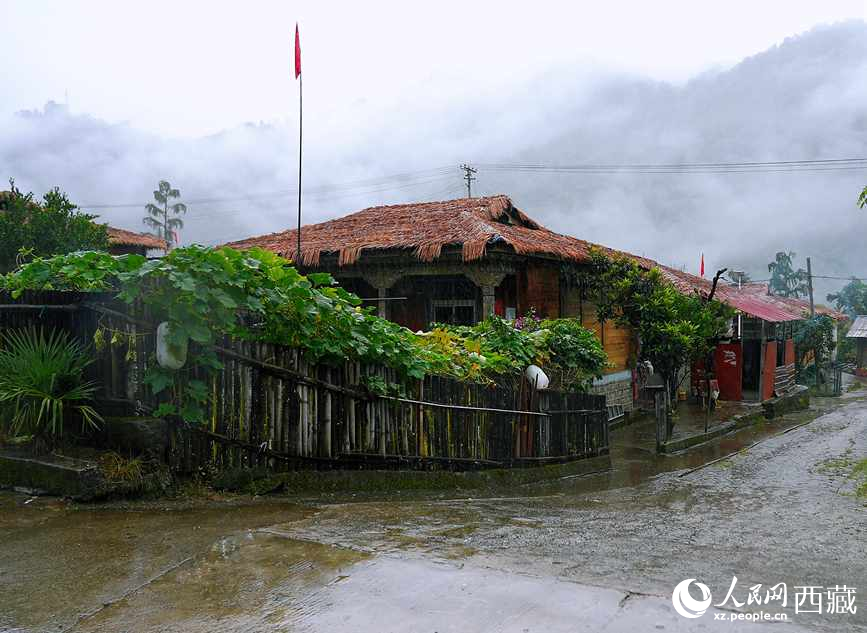 門巴族的特色庭院。
