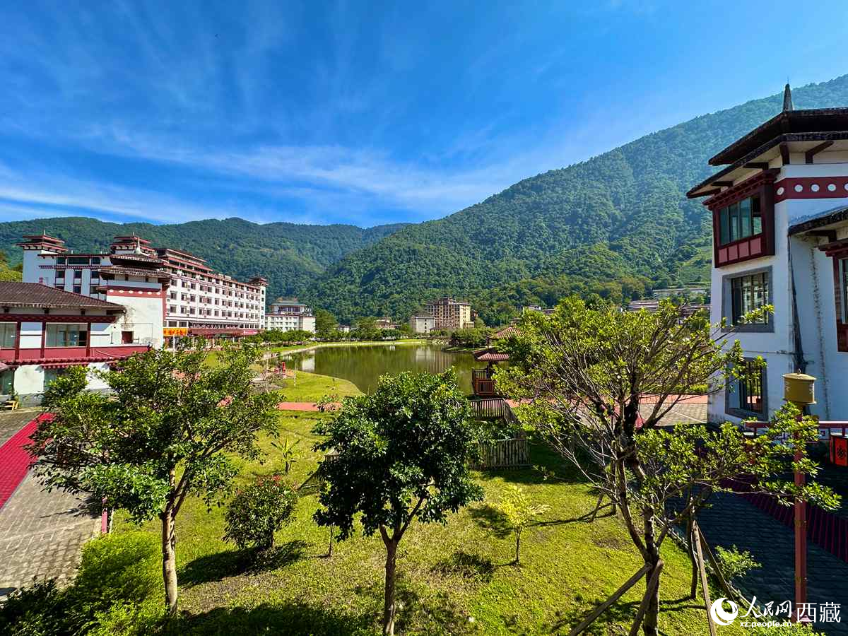 四季如春的墨脫縣。人民網記者 次仁羅布攝