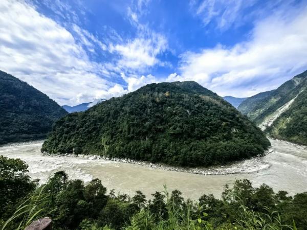 幾代建設(shè)者，歷經(jīng)半個多世紀(jì)完成！這是一條怎樣的公路？