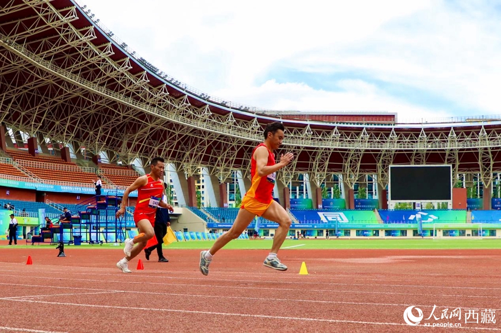 拉薩市群眾文化體育中心舉辦的田徑賽實況。
