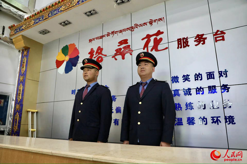 那曲火車站格?；ǚ张_。人民網(wǎng)記者 次仁羅布攝