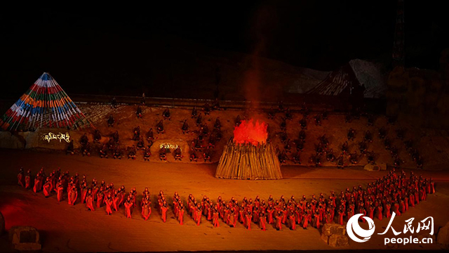 《文成公主》大型史詩劇演出現(xiàn)場。人民網(wǎng)記者 劉凡攝