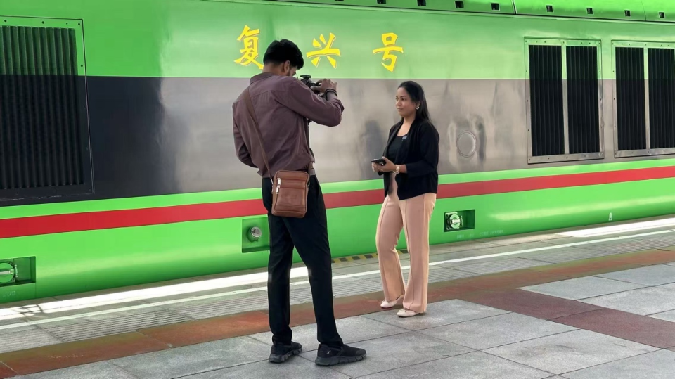 “中國在保護自然環(huán)境的同時實現(xiàn)了高度現(xiàn)代化！” ——多國記者眼中的現(xiàn)代西藏_fororder_圖片4