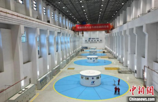 圖為水電站內(nèi)部。　王磊　攝