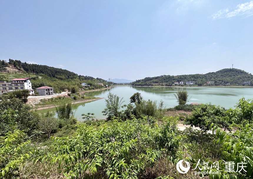 龍湖村以橋亭湖周邊為核心發(fā)展旅游產(chǎn)業(yè)。人民網(wǎng)記者 劉政寧攝